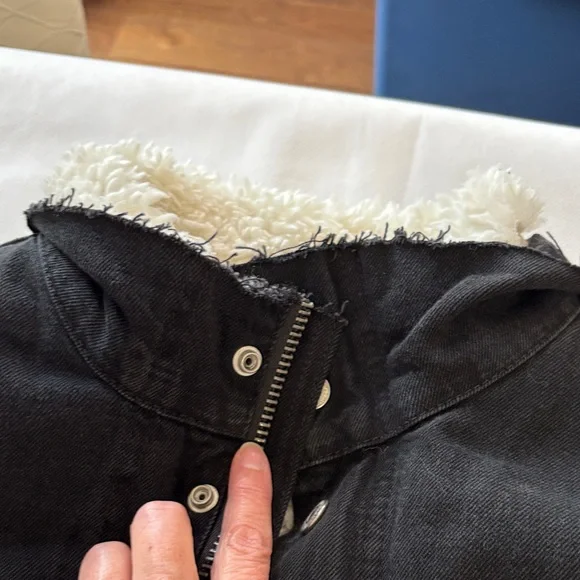 Levi's Men's Dark Denim Jacket - Picture 6 of 9